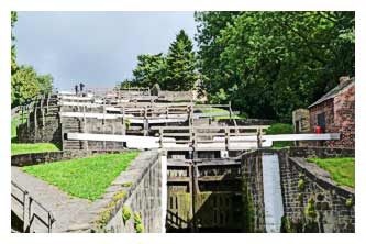 5 Rise Locks at Bingley